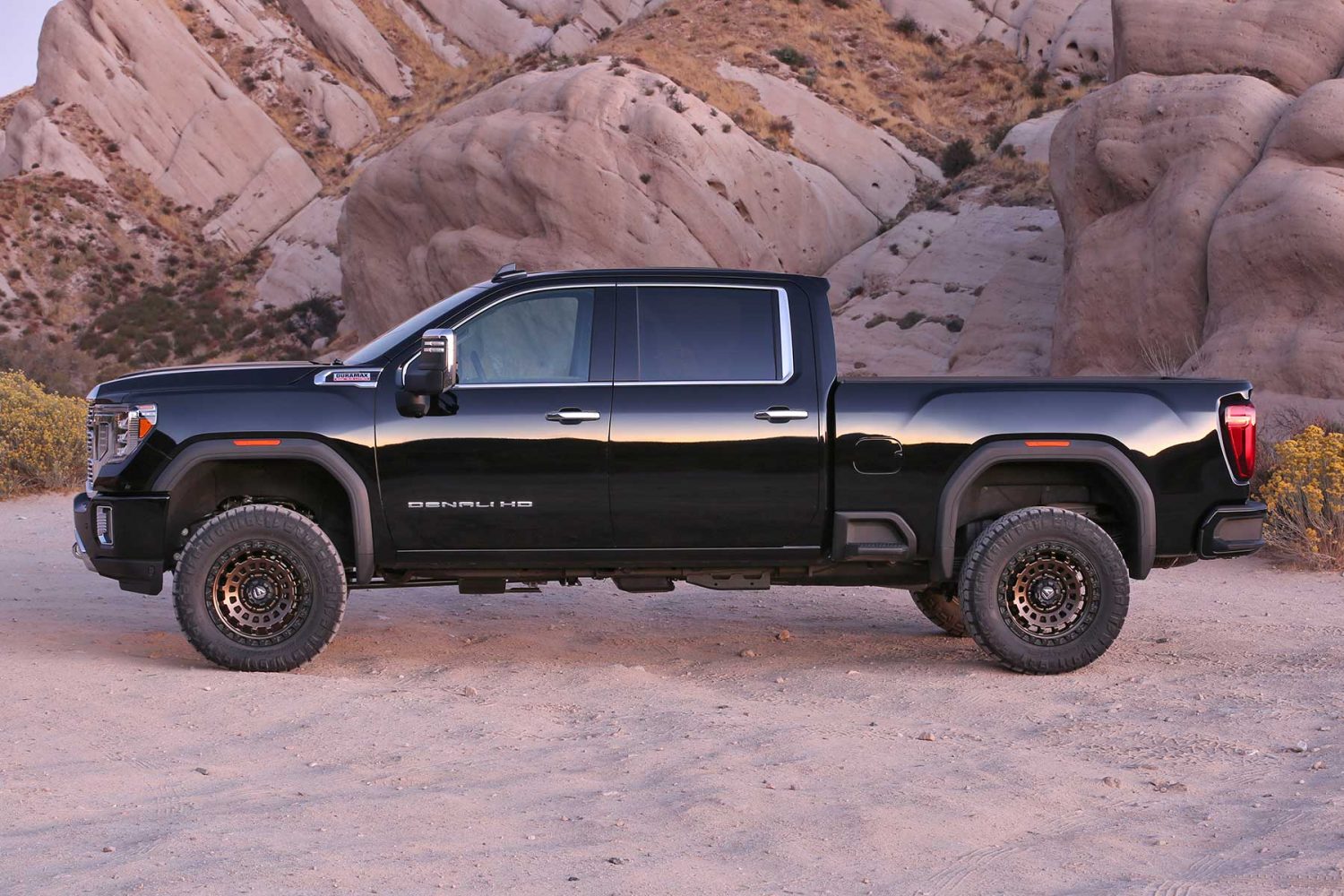 3.5" Ball Joint UCA Lift Kit w/ Performance Shocks K1157 Fabtech®